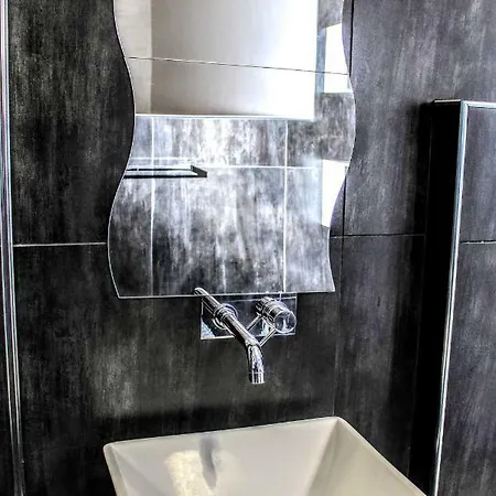Rooms Gli Arcangeli 2 - Affitti Brevi Italia Bed & Breakfast 3*